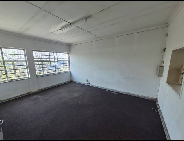 1,027M² WAREHOUSE TO LET IN BENROSE